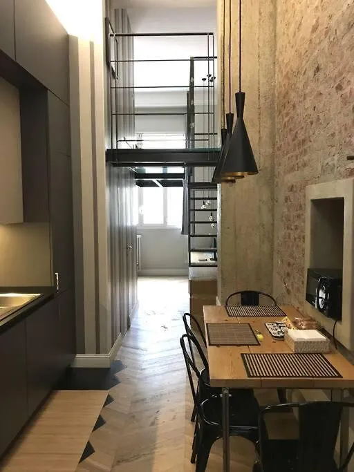 Dezza Loft Apartment Milan