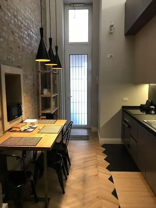 Dezza Loft Apartment Milan