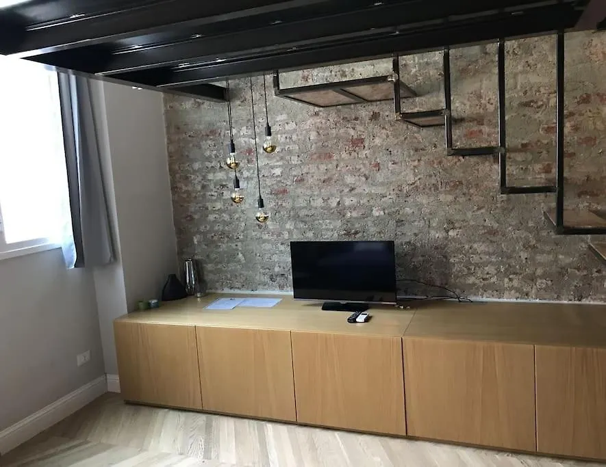 Dezza Loft Apartment Milan